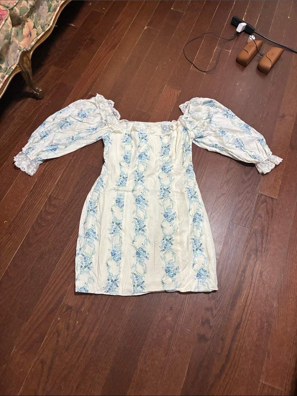 En Creme Cream and Light Blue Floral Square-Neck Puff Sleeve Dress
